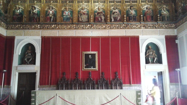 Uma sala impressionante que reúne reproduções muito boas de dezenas de reis da Espanha. Impressionante!